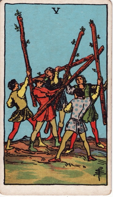Cinco de Bastos: significado en el Tarot